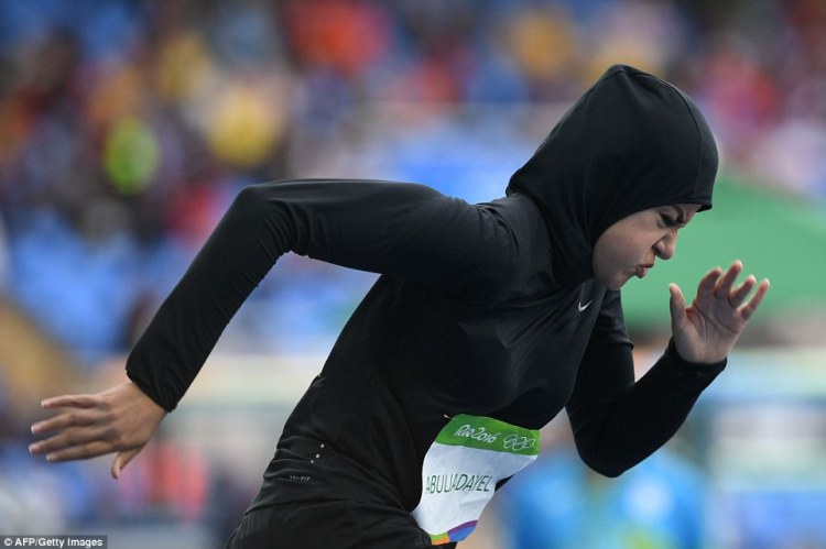 1471031032_261_Rio-206-sprinter-Kariman-Abuljadayel-is-first-Saudi-woman-to-compete-in-100m.jpg
